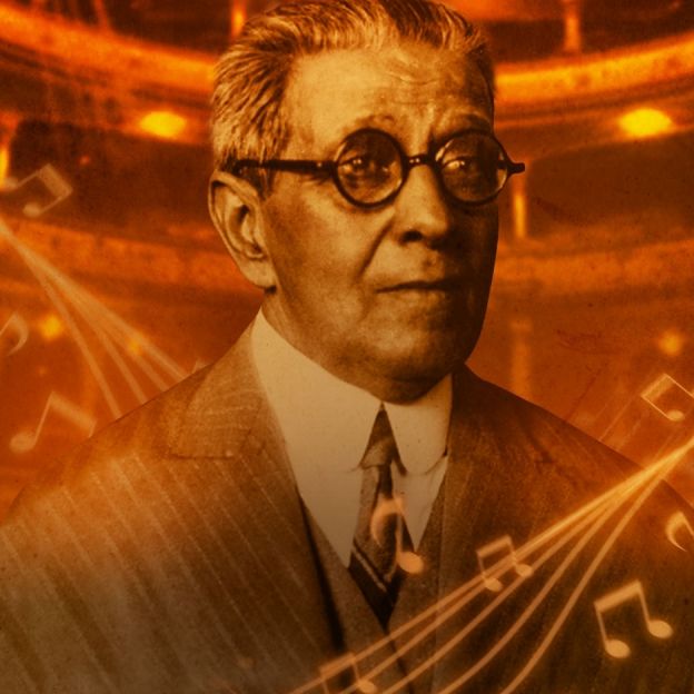 O músico Ernesto Nazareth posa no centro da imagem