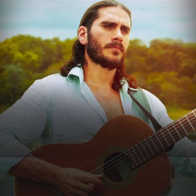 Na imagem o cantor Gabriel Sater