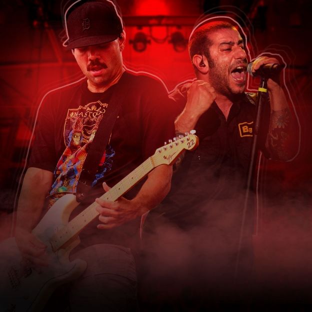 En la imagen la banda CPM 22 se presenta en vivo