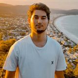 André