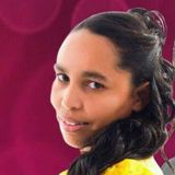 Cantora Adriana Santos
