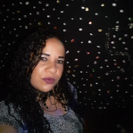 Imagem de debinha vocalista