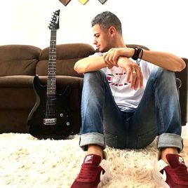 Imagem de Miquéias Henrique