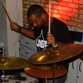 Imagem de Mike Rodrigues