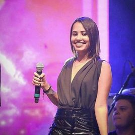 Imagem de Jéssika backing (segunda voz)