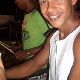 Imagem de Lú Percussa