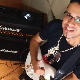 Imagem de Adriano guitar