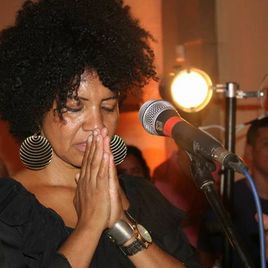 Imagem de  Céia Pinheiro