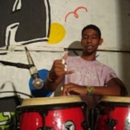 Imagem de Guto percussa