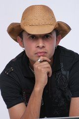 Imagem de Tiago - VOZ E VIOLÃO