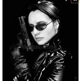 À minha admirável e eficiente amiga ultra-secreta:...?