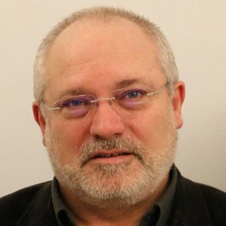 ENTREVISTA Lluís Puig (exconseller de Cultura): “Amb una dimissió (la de Laura Borràs) no s’honora més al Parlament. A Madrid passen coses molt grosses i no dimiteix ni l’apuntador”