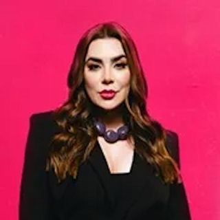 Imagen del artista Naiara Azevedo