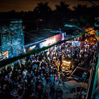 Foto da capa: REGRA NA FAVELA VS FOGO NO PUTEIRO