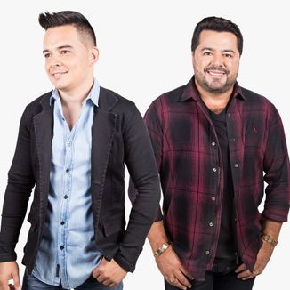 Foto da capa: MAX E MICHEL - ÚLTIMA ESQUINA