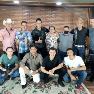 Foto da capa: Darly e Darleno e Amigos/Ivan e Vanildo