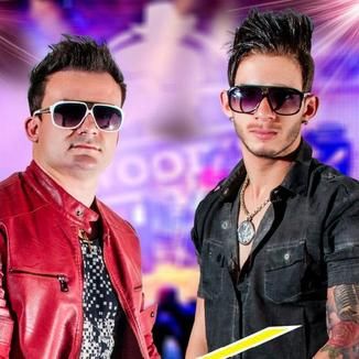 Foto da capa: Xandó & Léo de cara nova