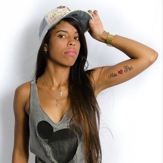 Foto da capa: MC THAÍS