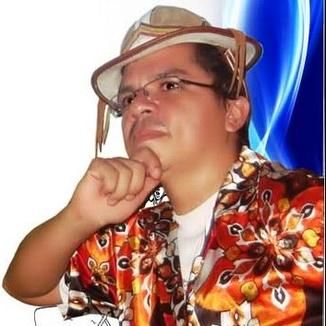 Foto da capa: Marinaldo do forró canta Lázaro do Piauí