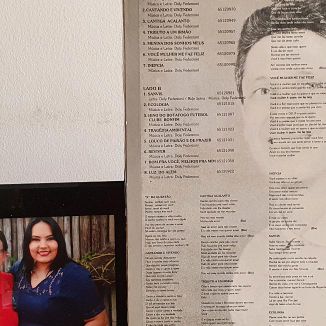 Foto da capa: QUEM SÓ VIVEU NA SOLIDÃO