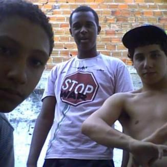 Foto da capa: Demo recorded in backyard