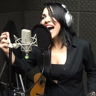 Foto da capa: EP Escolhas certas - Miriam Smile