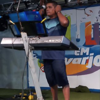 Foto da capa: AO VIVO VOZ E TECLADO