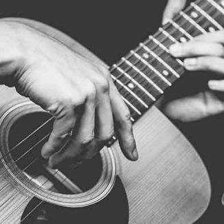 Foto da capa: Eudes Vianna Neto (Voz e Violão)