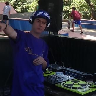 Foto da capa: O disco inspirado no braço zuado