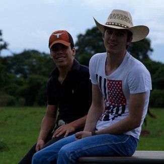 Foto da capa: A Gente Vai Se Amando