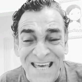 Foto da capa: zegommes canta o que cria