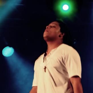 Foto da capa: Bob Silva canta Bob marley