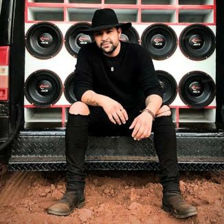 Foto da capa: Fernando Herrera O Rei Dos Paredões