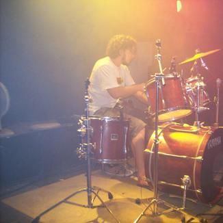 Foto da capa: https://www.facebook.com/pages/Mister-JOINT-senhor-UNI%C3%83O-raizesrockreggae/229726150553789?ref=hl