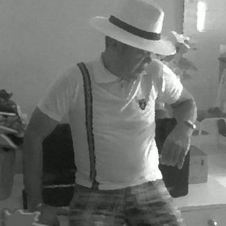 Foto da capa: Edinho lopes  /  ROMANTICO