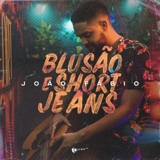 Foto da capa: BLUSÃO E SHORT JEANS