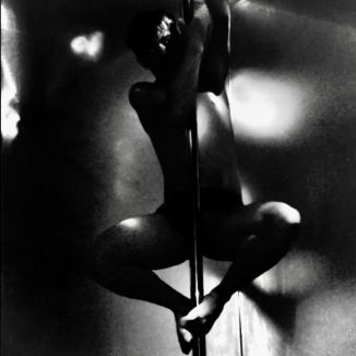 Foto da capa: Sendo Louco Vivo em Estabilidade