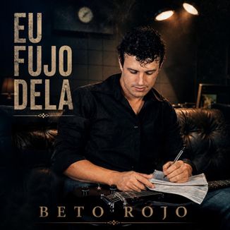 Foto da capa: Eu Fujo Dela