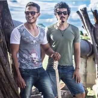 Foto da capa: Ronan Lugo e Cid Chaves ao vivo