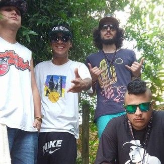 Foto da capa: Família Lado Leste