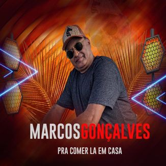 Foto da capa: PRA COMER LÁ EM CASA