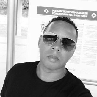 Foto da capa: Love, Rock & Covers V - Live In The Train Station