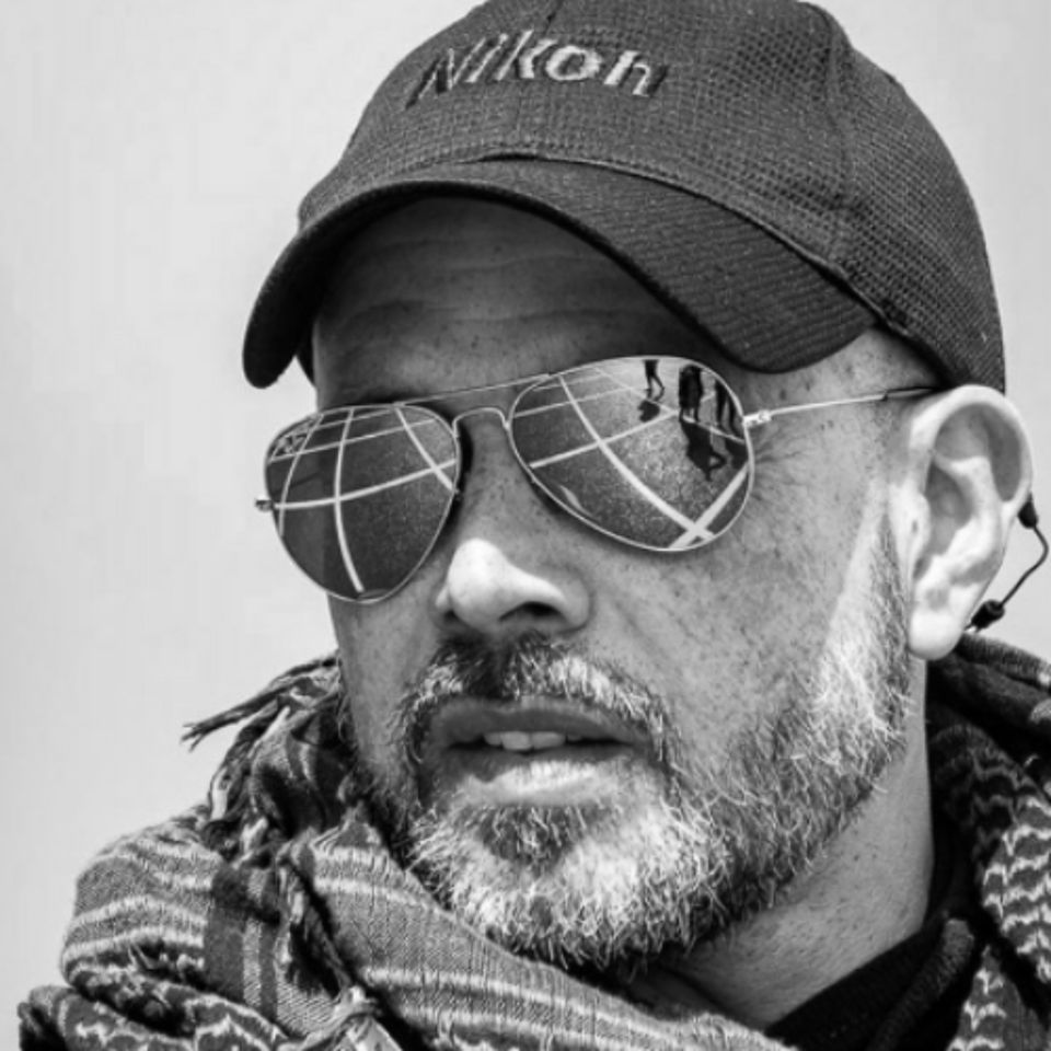 Beyond the Frame: Essdras M. Suarez on the Art of Street Photography | 20.02.25