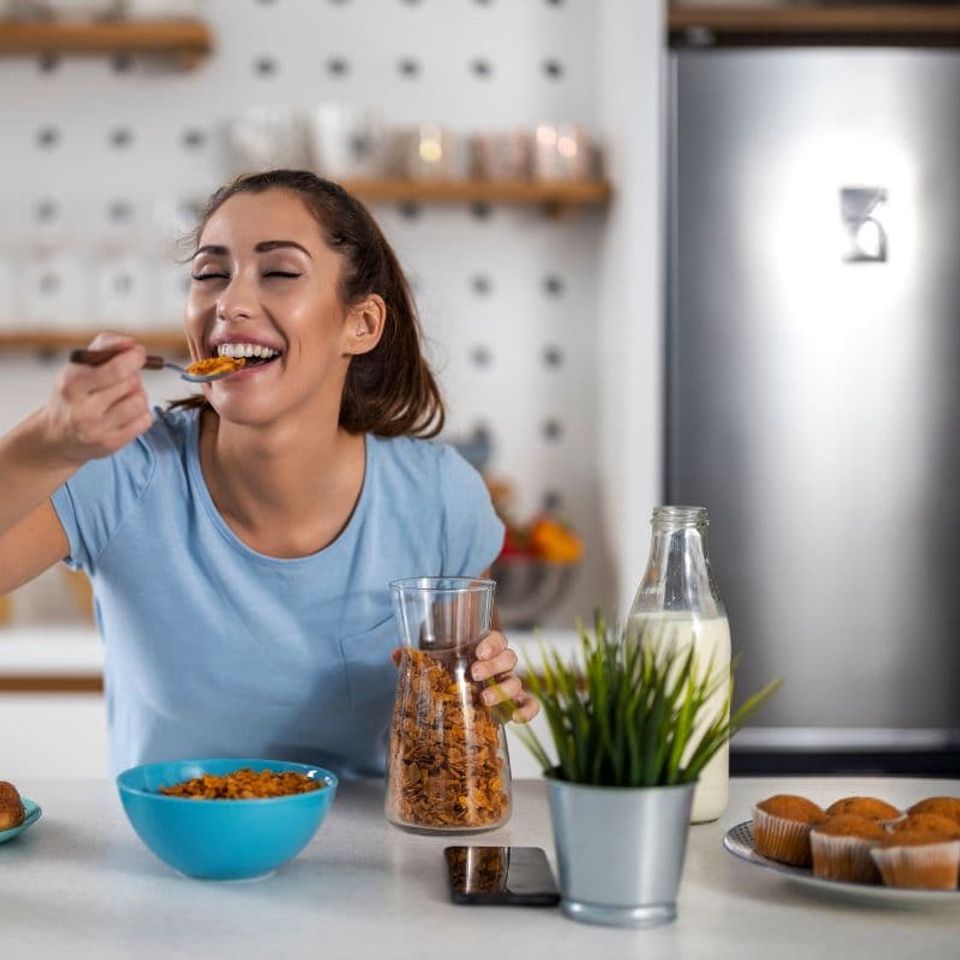 Q+A - Should You Eat Just 3 Meals a Day or Include Snacks?