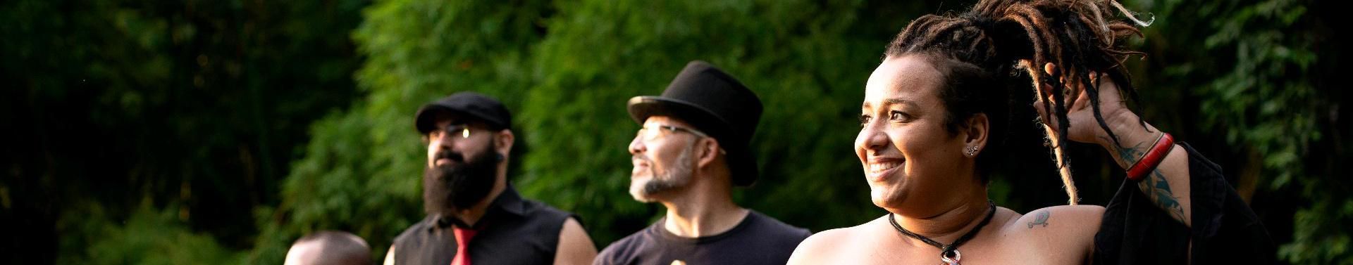 Imagem de capa de Carmim, a banda